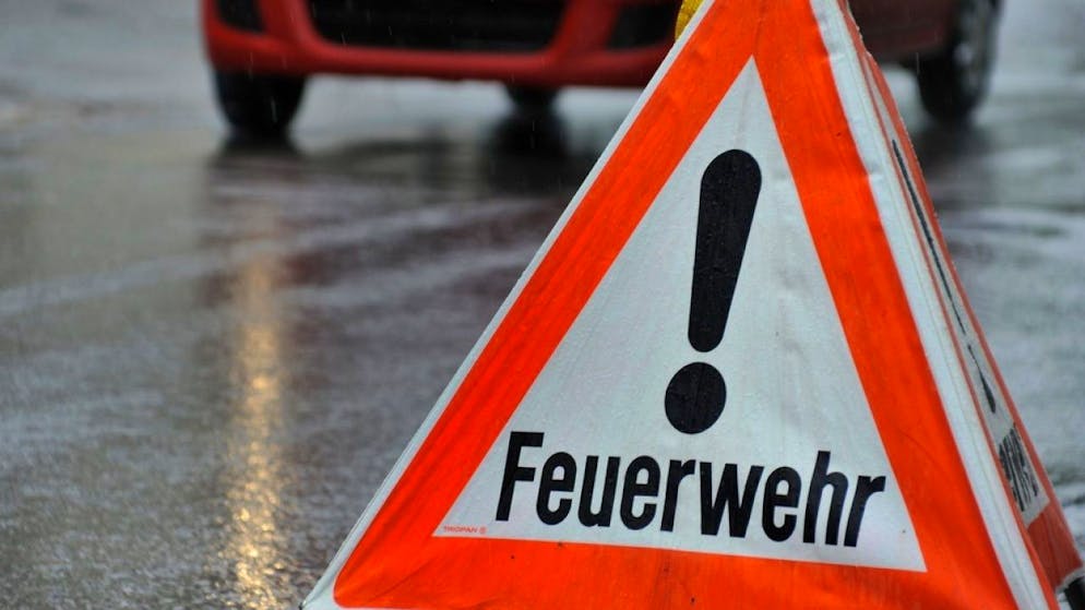 In Oberdiessbach BE rückte die Feuerwehr zu einem Brand in einer Motorradwerkstatt aus. (Archivbild)