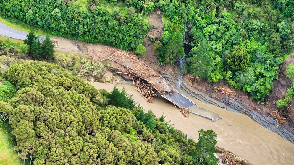 Riesige Schäden in Neuseeland durch Zyklon «Gabrielle» - Gallery. Schäden am State Highway 2 zwischen Napier und Wairoa, die durch den Zyklon «Gabrielle» verursacht wurden.