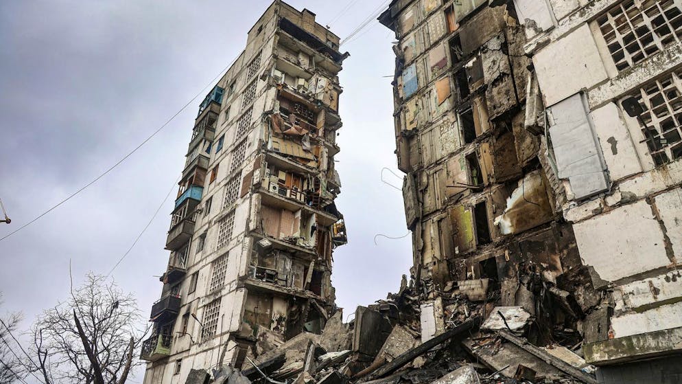 Chronik des Kriegsausbruchs: Der 24. Februar 2022 in Bildern. <strong>15:35 Uhr</strong> – In Mariupol fand der Beschuss des Mikrobezirks «Vostochny» statt. 26 Menschen wurden verletzt, Mehrfamilienhäuser und Privathäuser wurden getroffen. 