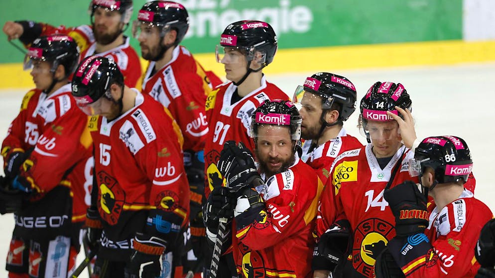 Niklas Schlegel «hext» in Bern - Gallery. Derweil verliert Bern derzeit meistens - in der PostFinance-Arena zum sechsten Mal in den letzten sieben Heimspielen