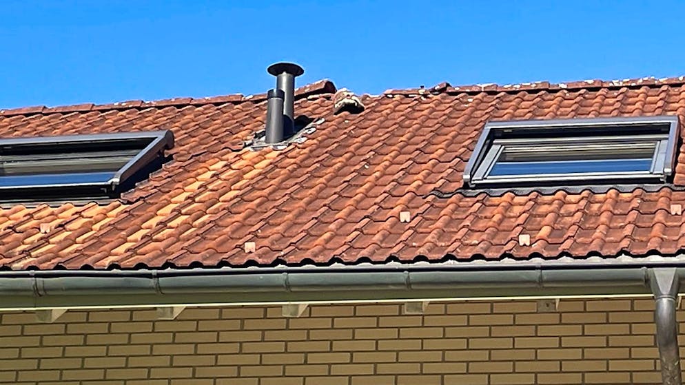 Eine Gleitschirmschülerin hat sich am Sonntag in Schattdorf UR beim Landeanflug verletzt.