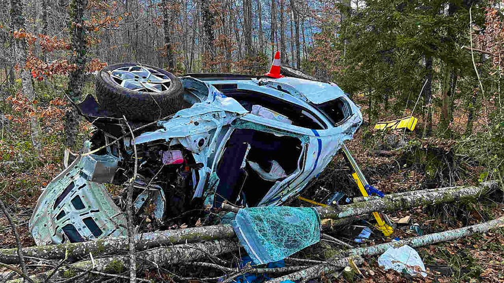Der Lenker wurde lebensbedrohlich verletzt.
