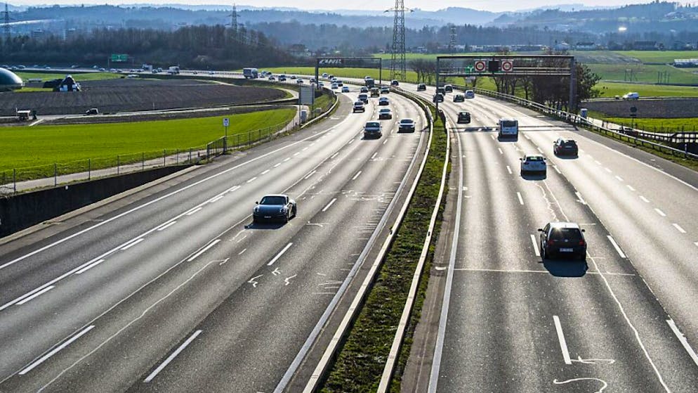 Die Grauholz-Autobahn bei relativ wenig Verkehr an einem Abend im März 2020. (Archivbild)