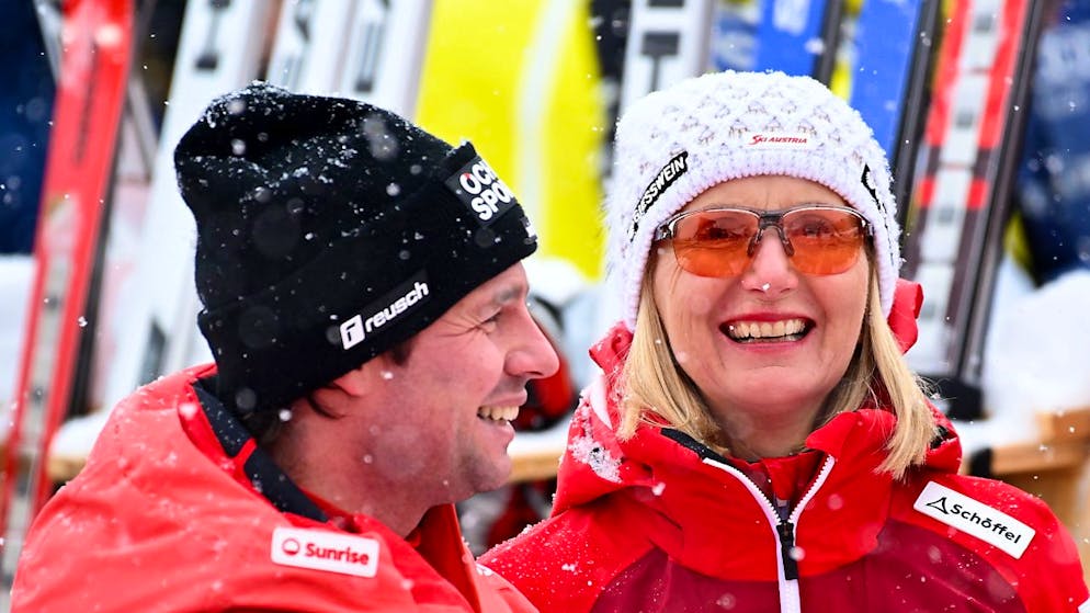 FIS-Präsident Eliasch über die WM, Medienrechte und Urs Lehmann - Gallery. ÖSV-Präsidentin Roswitha Stadlober in Kitzbühel im Gespräch mit Beat Feuz nach dessen letztem Weltcup-Rennen