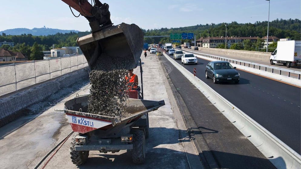 Baustelle an einer Autobahn: Bis 2030 sollen 11,6 Milliarden Franken ins Netz der Nationalstrassen investiert werden.