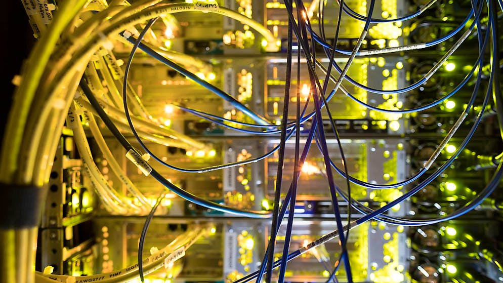 Geht es nach der Finanzkommission soll der Kanton mit der Einführung ein einer Informatiklösungen die Effizienz steigern. Die Effizienzgewinne wiederum sollen zu einer Stellenreduktion führen. (Symbolbild)