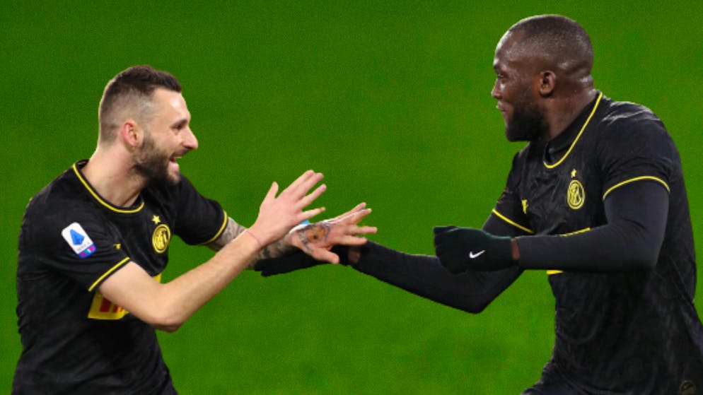 Ein Bild aus besseren Tagen: Marcelo Brozovic feiert mit Romelu Lukaku.