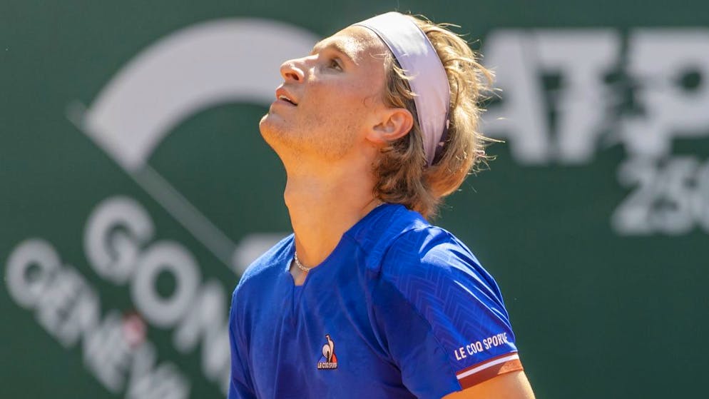 Leandro Riedi - hier bei einem Spiel in Gstaad - musste sich in den Achtelfinals in Marseille dem Polen Hubert Hurkacz in drei Sätzen geschlagen geben.