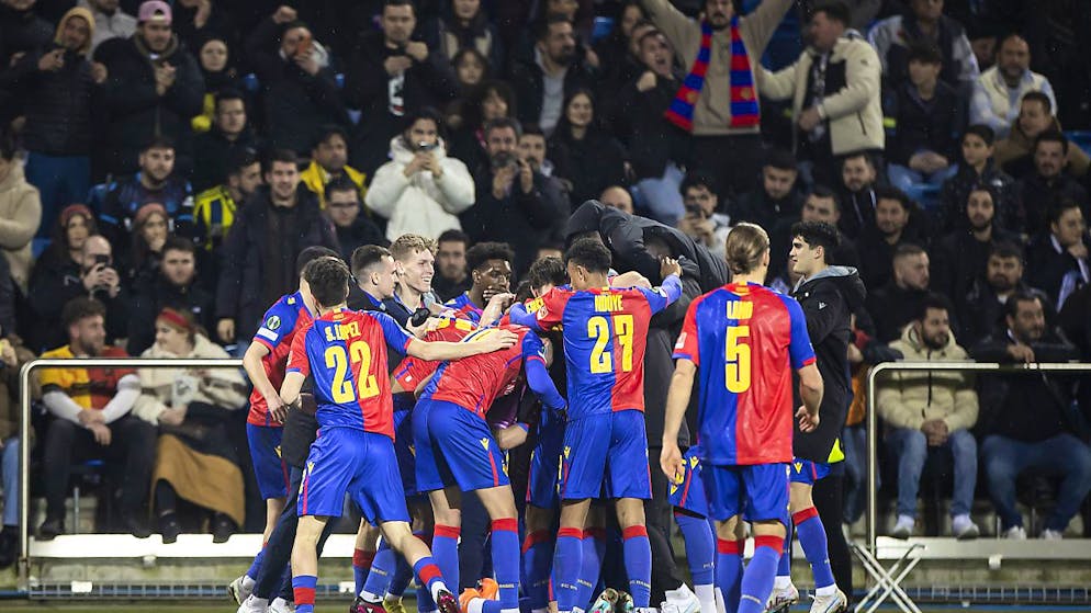 Basel stösst in die Achtelfinals vor - Gallery. Der FC Basel jubelt nach dem Exploit gegen den türkischen Meister