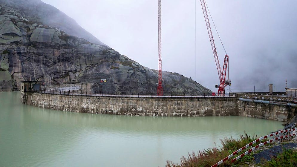 Mit dem Ausbau bestehender und dem Zubau neuer Wasserkraftwerke will die zuständige Nationalratskommission die drohende Stromlücke im Winter schliessen. (Archivbild)