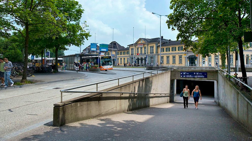 Mit Geldern aus dem Agglomerationsprogramm des Bundes wird am Bahnhof Solothurn neben der bestehenden Unterführung ein zweiter Durchgang für den Langsamverkehr mitfinanziert. (Archivbild)