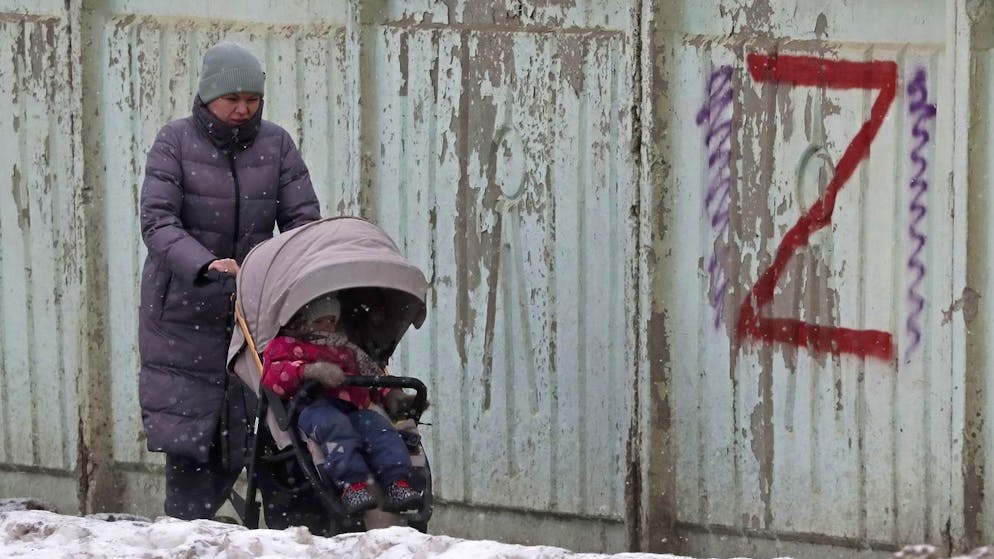 Moskau, 30. Januar 2023: Der Buchstabe Z steht für die Unterstützung der russischen Armee und des Kriegs gegen die Ukraine.