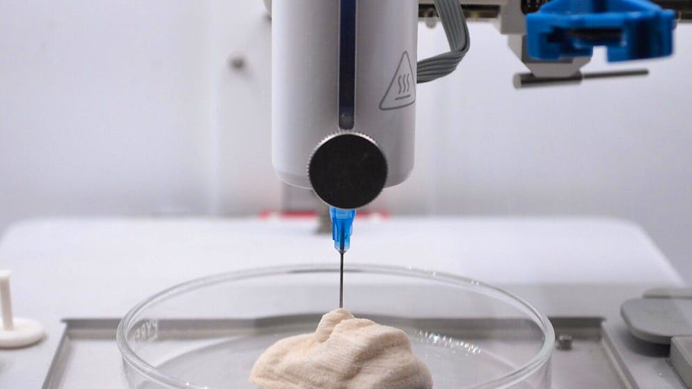 Forschende haben eine neue Methode entwickelt, um ein knochenähnliches Material zu drucken.