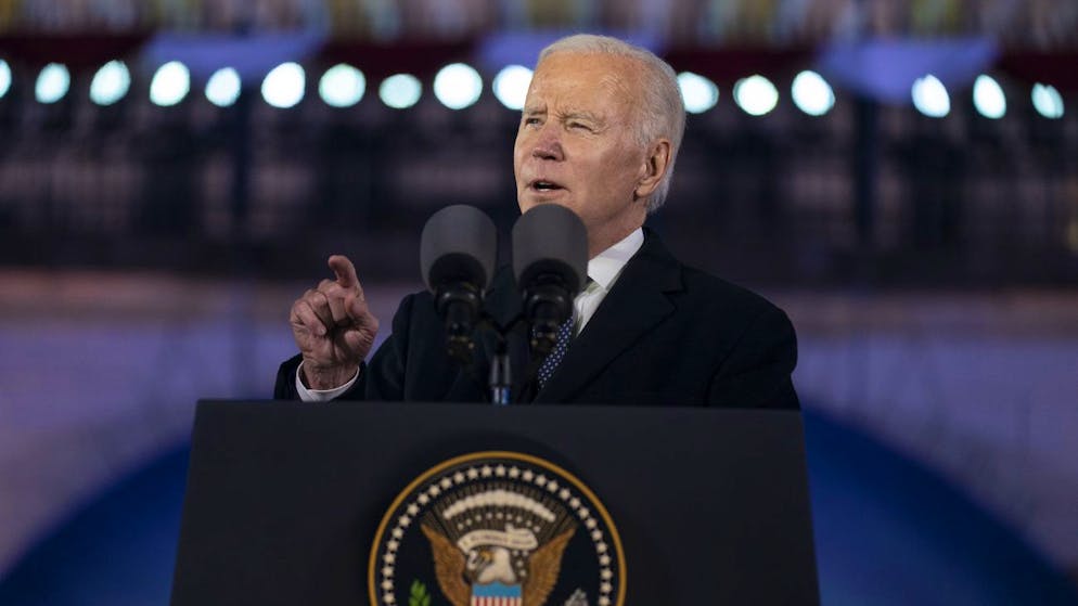 Die vom russischen Präsidenten Wladimir Putin verkündete Suspendierung des Abkommens sei «ein schwerer Fehler», sagte US-Präsident Joe Biden am Rande seines Polen-Besuches dem US-Fernsehsender ABC News. «Aber ich lese da nicht hinein, dass er darüber nachdenkt, von Atomwaffen Gebrauch zu machen oder ähnliches.»