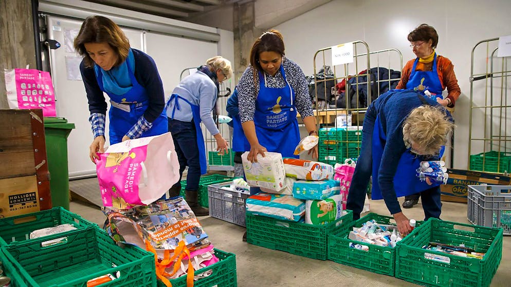 Im Kanton Aargau erhält eine allein lebende Person mit Sozialhilfe für den Lebensunterhalt 25 Franken mehr pro Monat. Der Regierungsrat hat den Grundbedarf für den Lebensunterhalt per Mai der Teuerung angepasst. (Symbolbild)