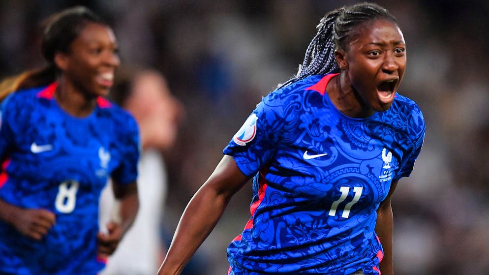 Football. Trois joueuses quittent le navire français