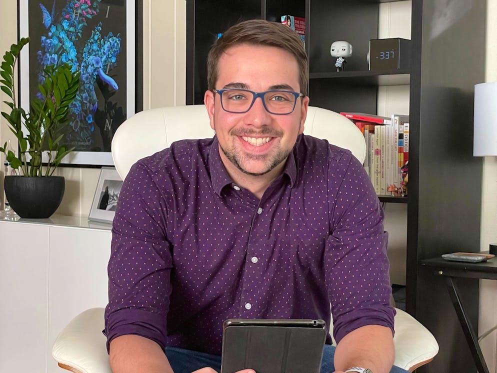 Promis & Reality-TV:  Wann das Öffnen der Tür zur Villa Sinn macht. Der Aargauer Marc Mounier ist ist Literatur-Manager und Produzent bei der renommierten Agentur Management 360, die über 700 Schauspielerinnen, Drehbuchautoren und Regisseure vertritt (darunter Top-Talente wie Julianne Moore und Greta Gerwig). Er lebt in Los Angeles. 