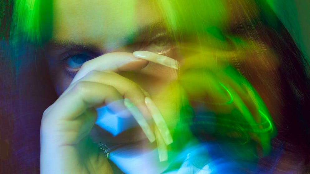 Promis & Reality-TV:  Wann das Öffnen der Tür zur Villa Sinn macht. Kontrollierbar, günstig und lukrativ: Billie Eilish produzierte den Dokumentarfilm «The World’s A Little Blurry Now» über sich für unter 2 Millionen Dollar und verkaufte ihn für 25 Millionen Dollar an AppleTV+.