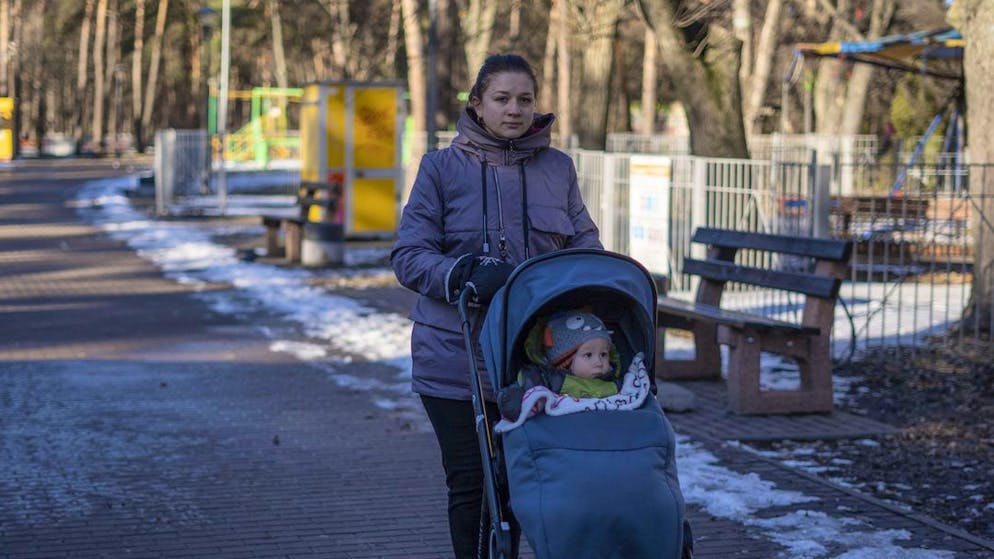 Anastasiia Morhun und ihr Sohn Roman verbrachten die ersten gemeinsamen Stunden in einem Luftschutzbunker.