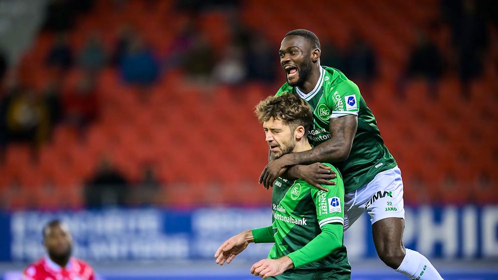 Walliser Misere im Tourbillon - Gallery. Grégory Karlen schoss das 3:0 für St. Gallen