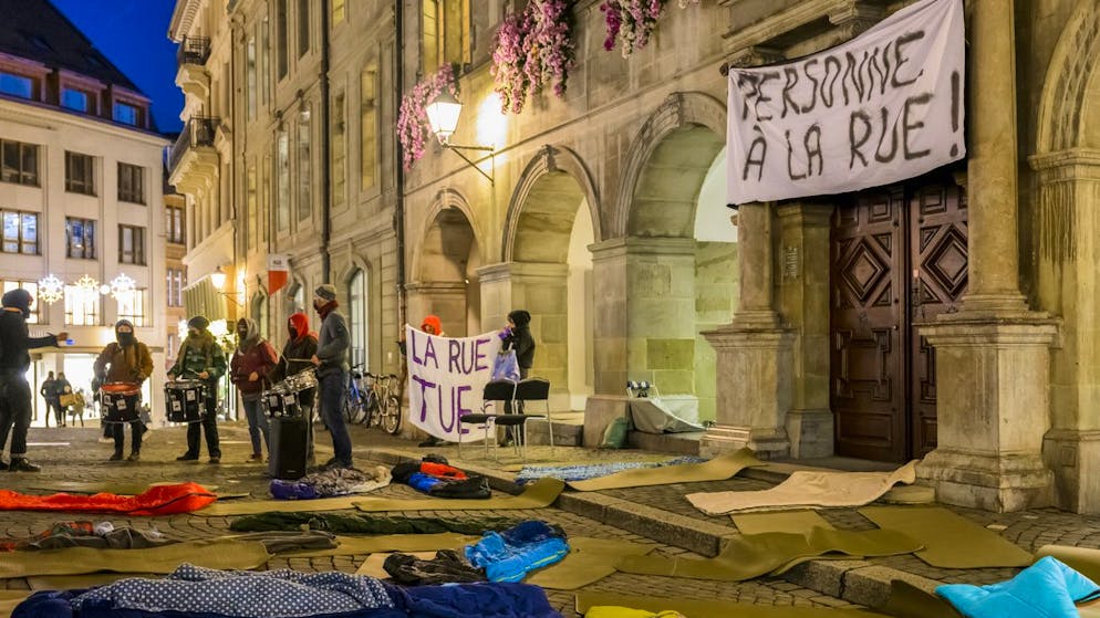 In Lausanne wird gegen die Wohnungsknappheit und steigende Mieten demonstriert.