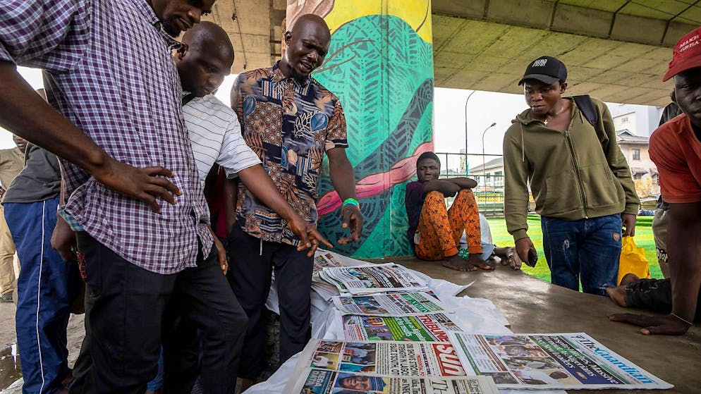 Die Präsidentschaftswahl in Afrikas bevölkerungsreichstem Land Nigeria hat sich angesichts der angespannten Sicherheitslage in mehreren Teilen des Landes massiv verzögert. Foto: Ben Curtis/AP/dpa
