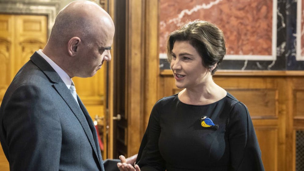 Die direkte Demokratie der Schweiz dient der ukrainischen Botschafterin Iryna Wenediktowa als Vorbild. Im Bild ist sie im Gespräch mit Bundespräsident Alain Berset. (Archivbild)