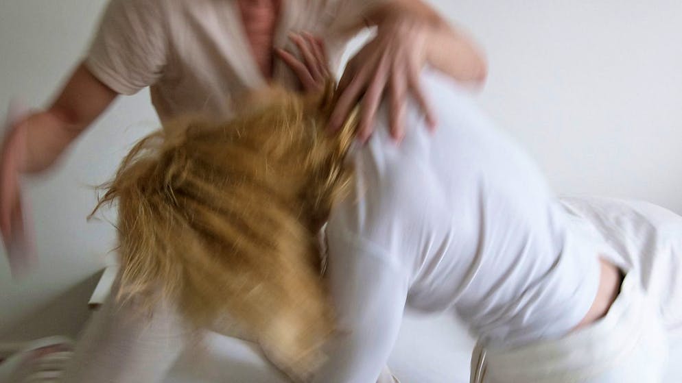 Bei häuslicher Gewalt ist es für Betroffene schwierig, Übergriffe und Tätlichkeiten vor Gericht glaubhaft zu machen. Die forensische Sprechstunde hilft, Beweise zu sammeln. (Symbolbild)