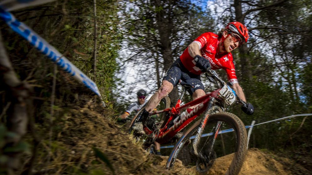 Mathias Flückiger ist zurück auf der Rennstrecke - Gallery. Bei der zweitletzten Zielpassage gehört Flückiger der Spitzengruppe an, im Ziel weist er als 6. knapp eine Minute Rückstand auf den Sieger aus