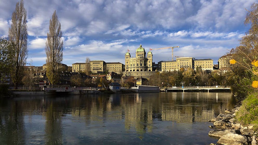 Im Bundeshaus kommen in den nächsten drei Wochen die eidgenössischen Räte zusammen. An der Frühjahrssession werden verschiedene umstrittene Dossiers diskutiert. (Archivbild)