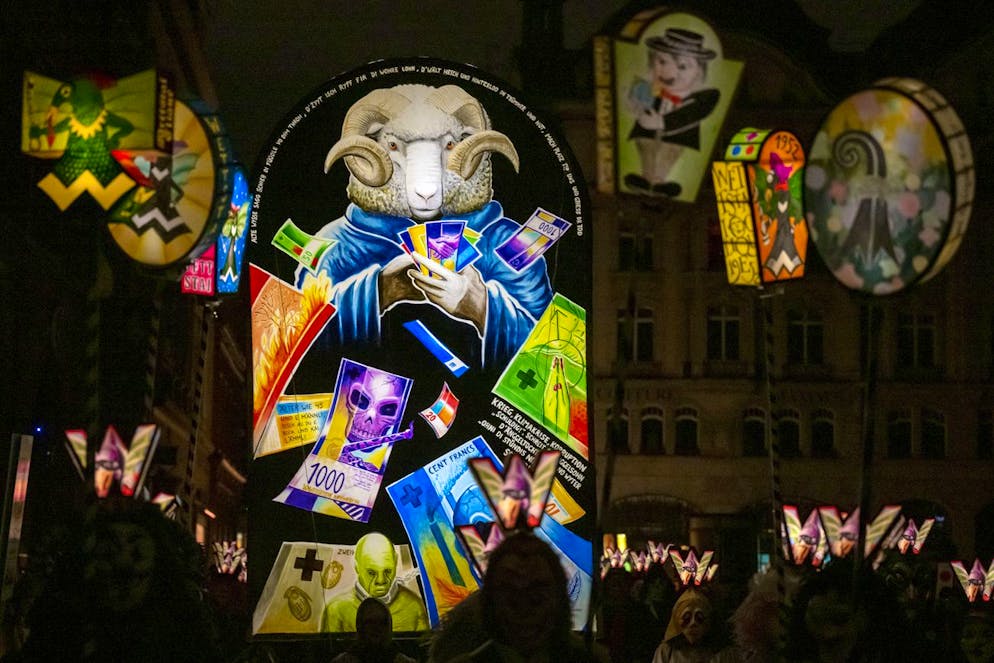 Basler Morgenstraich 2023. «Morgestraich – vorwärts, Marsch!», und das in aller Herrgottsfrühe: Punkt 4 Uhr am Montagmorgen startet das Basler Fasnachtsspektakel. 