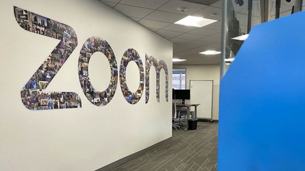 Der Boom beim Videokonferenzanbieter Zoom lässt nach der Corona-Pandemie nach. (Archivbild)