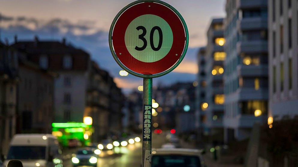 Tempo 30 soll laut dem Verband öffentlicher Verkehr auf Hauptverkehrsachsen in Städten und Agglomerationen die Ausnahme sein. (Archivbild)