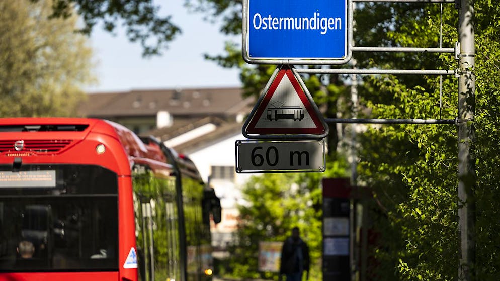 Ob der Bernmobil-Bus in Zukunft weiterhin die Gemeindegrenze passieren muss, um nach Ostermundigen zu gelangen, entscheiden die Stimmberechtigten der Gemeinden Bern und Ostermundigen am 22. Oktober. (Archivbild)