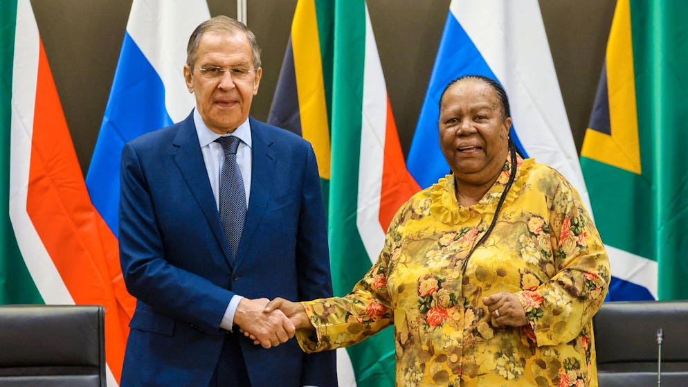 Russlands Aussenminister Sergej Lawrow trifft seine südafrikanische Amtskollegin Naledi Pandor bei seinem Afrika-Besuch im Januar 2023. 