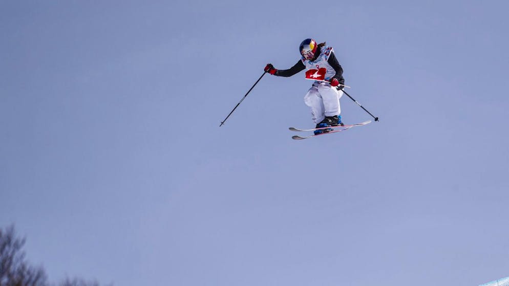 Wie Mathilde Gremaud zur Freestyle-Königin gewachsen ist - Gallery. Mathilde Gremaud kann ihren zweiten Run mit Schweizer Fahne in der Hand geniessen