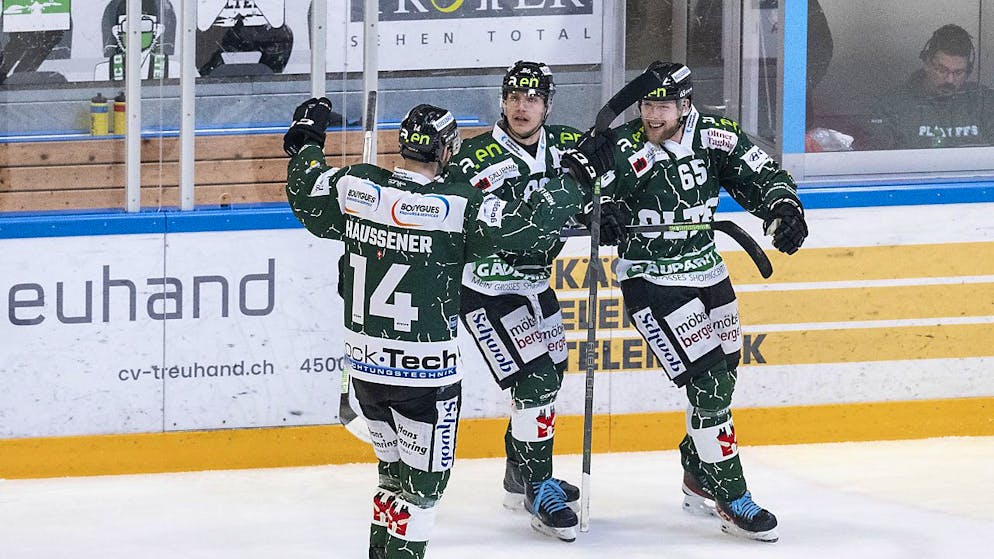 Erlösung erst ganz am Schluss: Oltens Victor Oejdemark und seine Teamkollegen jubeln über den Ausgleich zum 3:3 gegen die GCK Lions