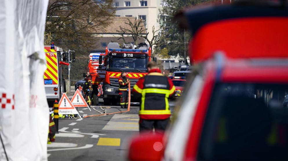Les évaluations se poursuivent samedi, menées par des pompiers spécialisés qui doivent recevoir du renfort des départements voisins. La préfecture a demandé aux habitants de s'éloigner des édifices paraissant «fragiles». (image d'illustration).