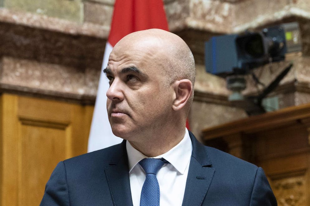 Le critiche al presidente della Confederazione Alain Berset. Il presidente della Confederazione Alain Berset è stato criticato da tutte le parti.