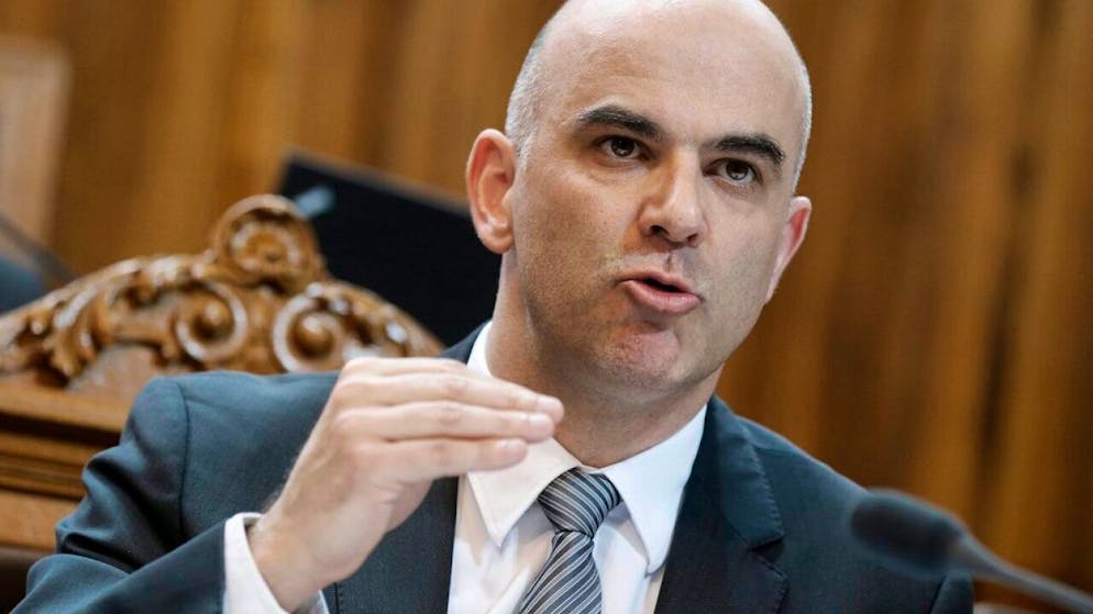 Svizzera. Frenesia bellicosa? Berset ammette: «Cattiva scelta delle parole»