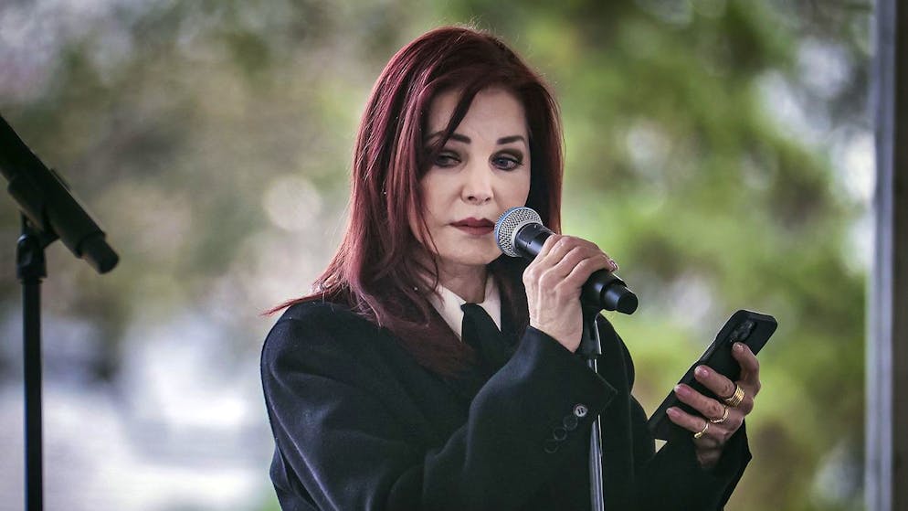 «Serrature cambiate». La nipote ha chiuso Priscilla Presley fuori da Graceland