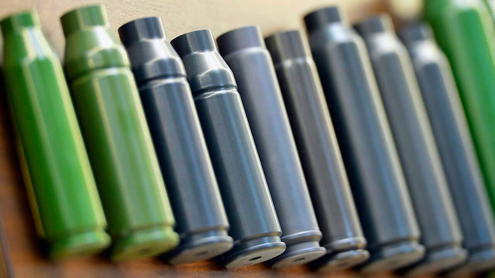 Global armament, local slumps. Swiss arms manufacturers in crisis