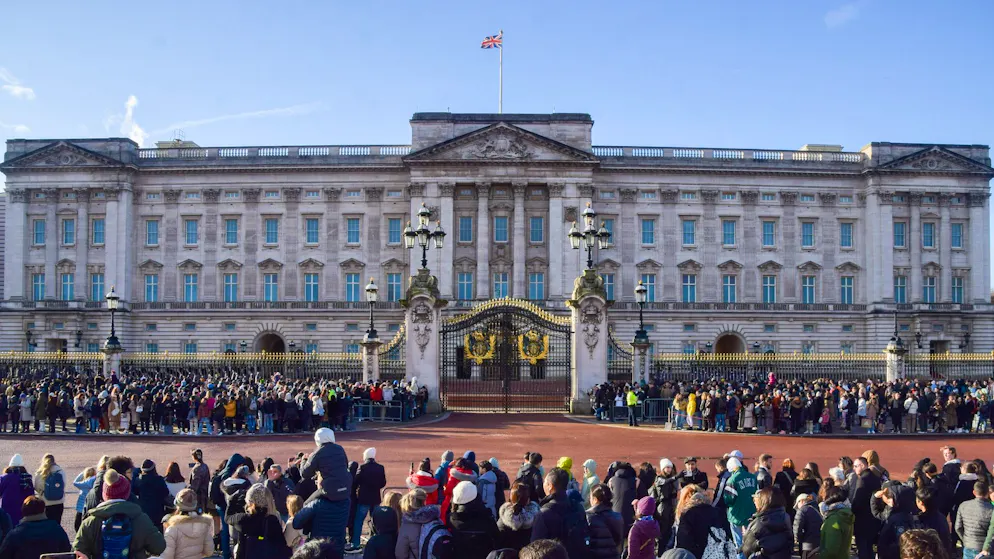 Royal renovation. Buckingham Palace closes its doors for three years
