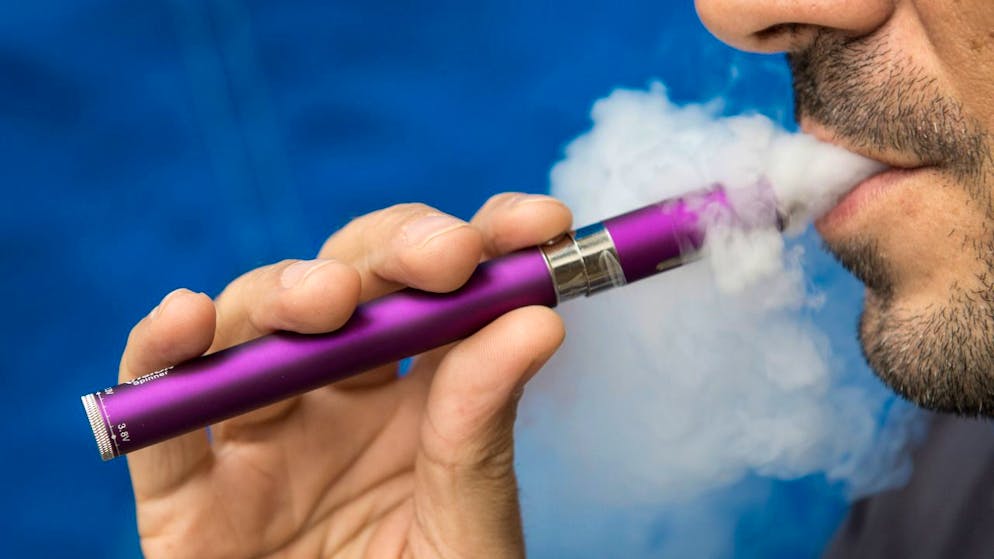 E-sigarette molto in voga tra i 15enni.