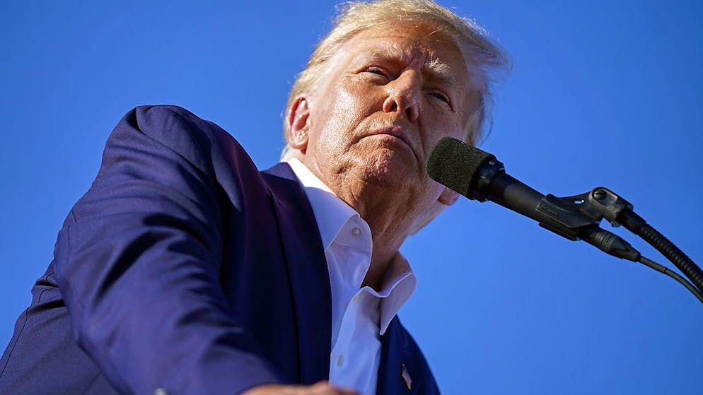 Donald Trump a dénoncé une mise en accusation "bidon et honteuse".