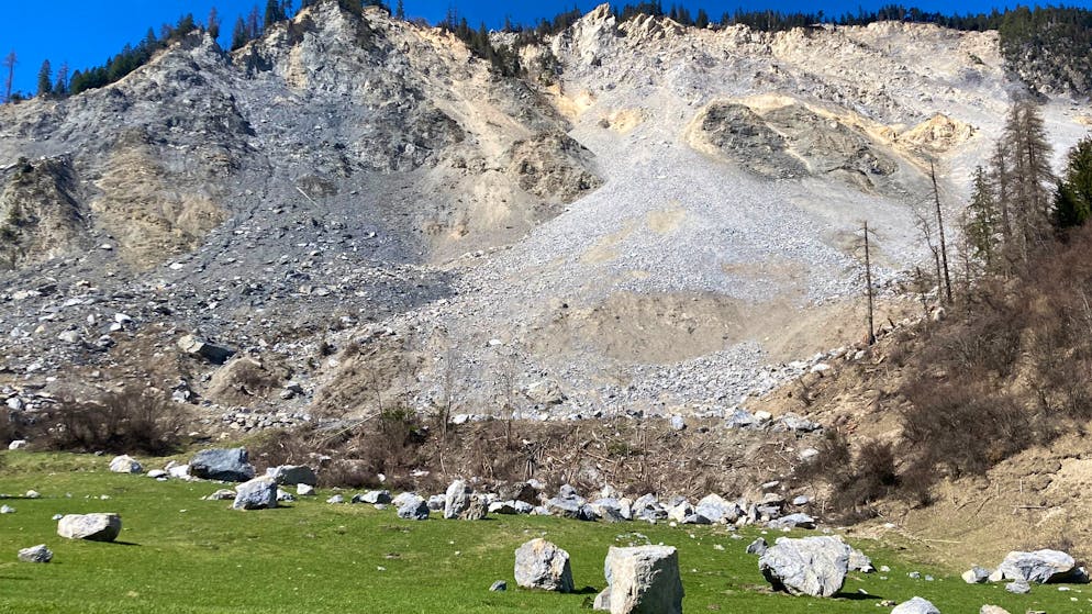 Bündner Dorf rutscht ab. Brienzer*innen sollen sich auf Evakuierung vorbereiten