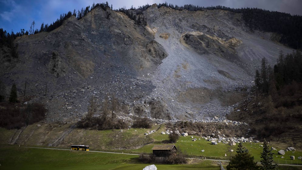 Dal villaggio che scivola. Gli abitanti di Brienz: «Un blocco più grande sta per cadere», «Ho paura»