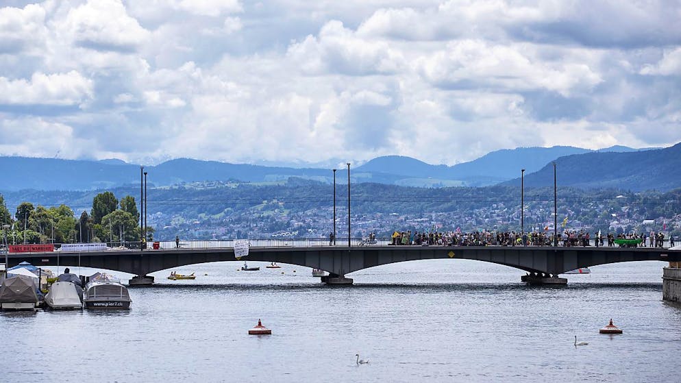 Il est vrai que la proximité d'un lac semble peser fortement, en particulier autour de ce dernier et de ceux de Zurich, de Zoug, ou du Léman.