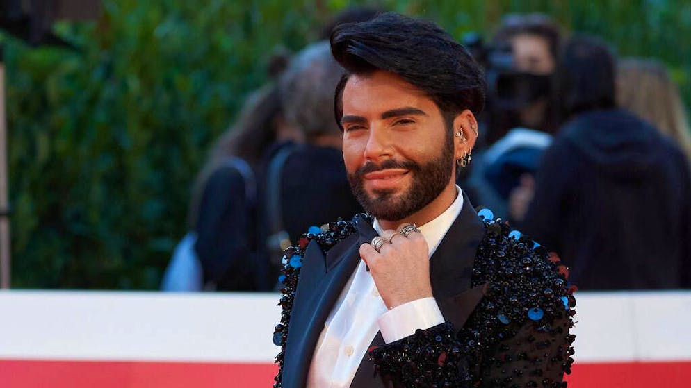 Nella casa d'infanzia. Federico Fashion Style derubato: «Qualcosa mi puzza»