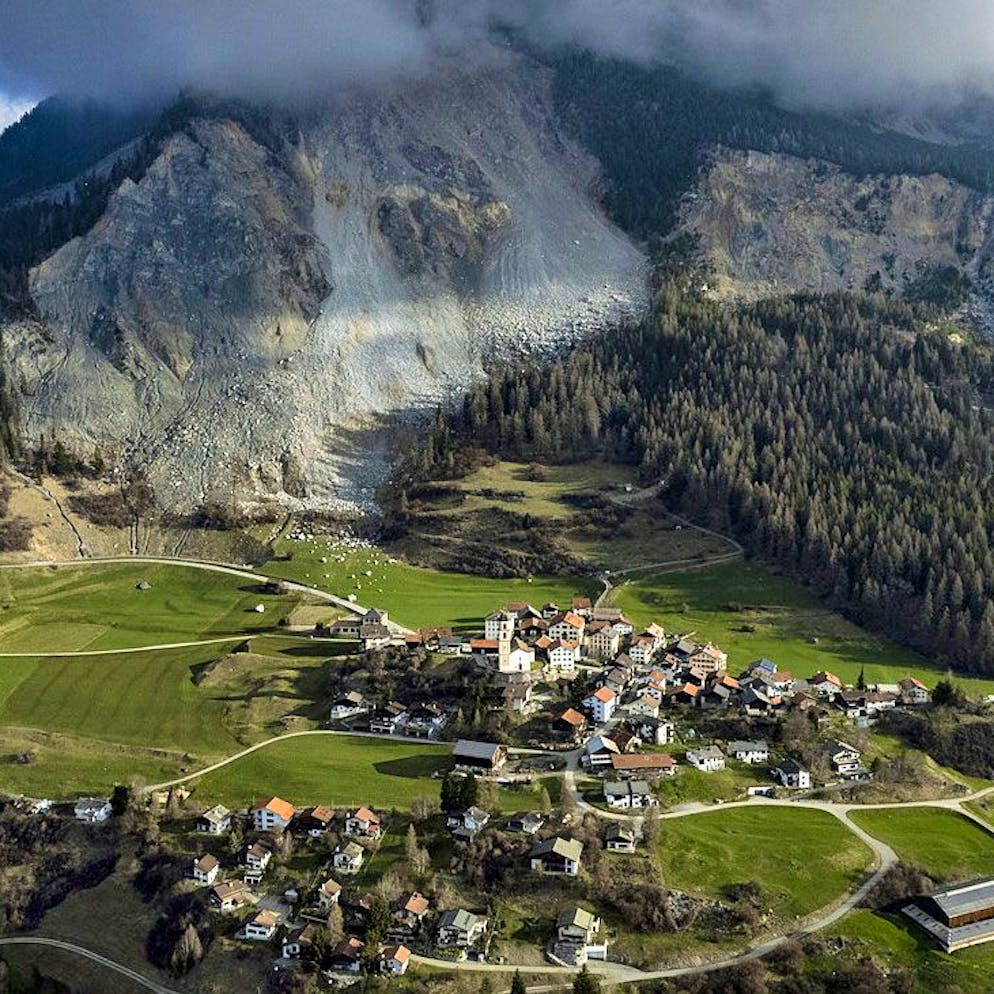 Bergdorf wird evakuiert. «Die Leute sollten Brienz jetzt möglichst rasch verlassen»